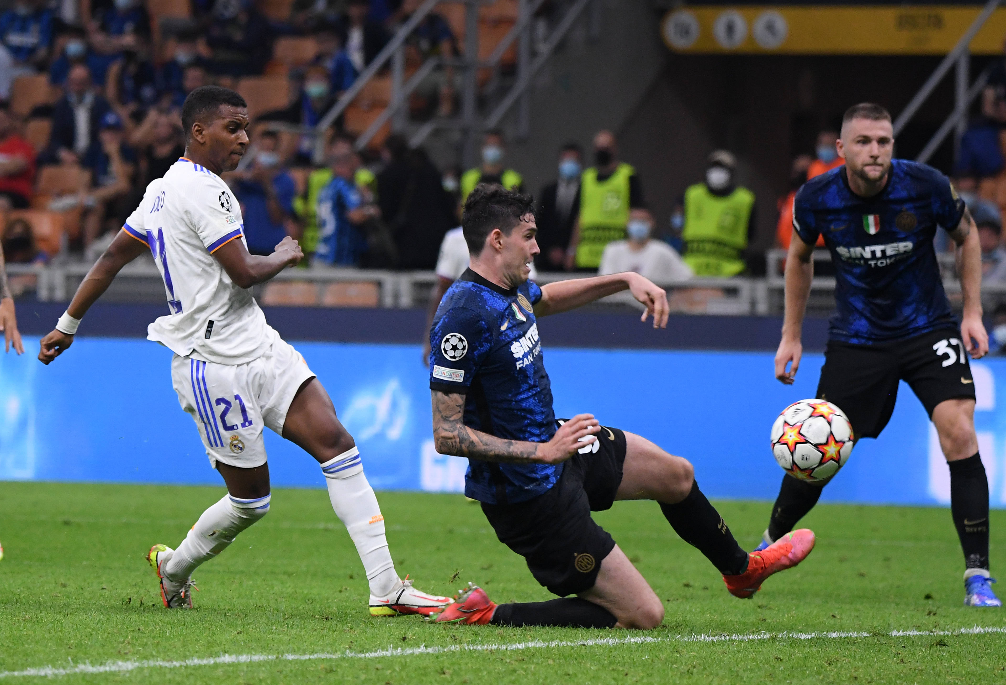 比分背后的 比分背后的