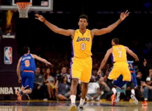 现金吃紧 现金吃紧