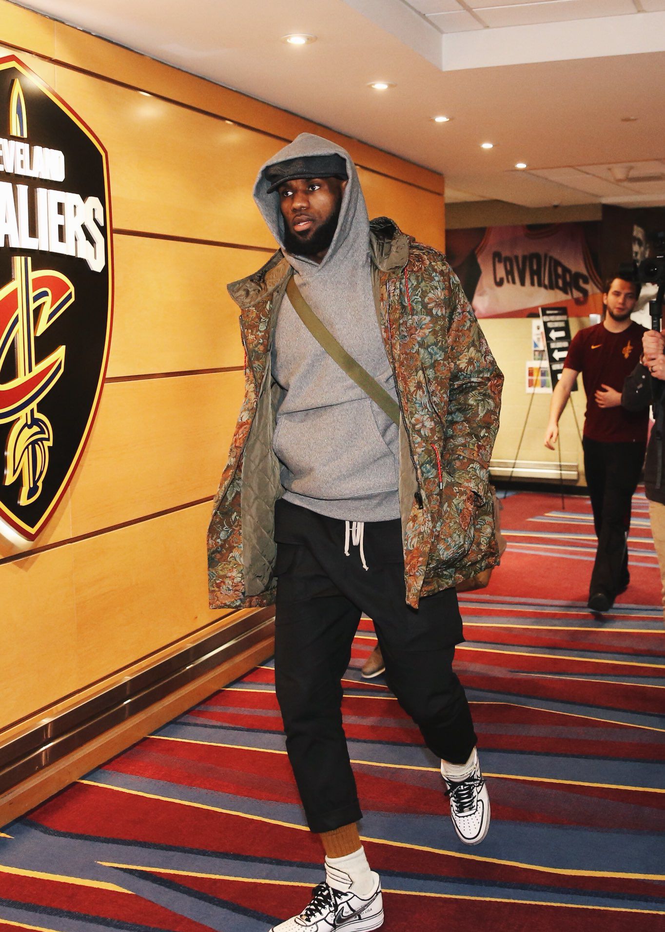 成为热词 成为热词